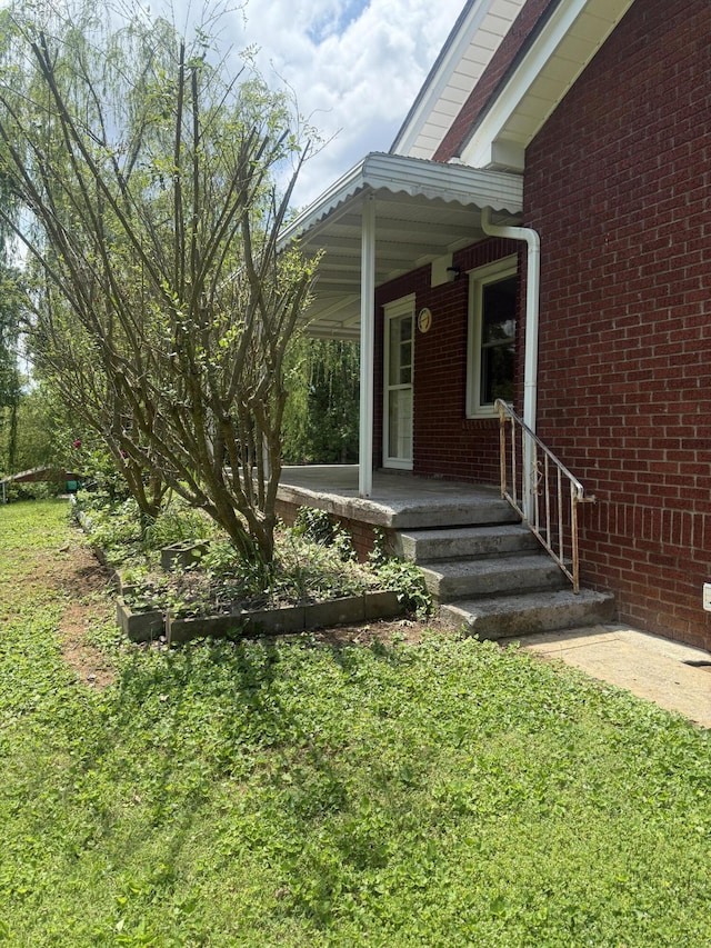 240 Clifton Heights Rd, Newport, TN 37821 - exterior space with a porch
