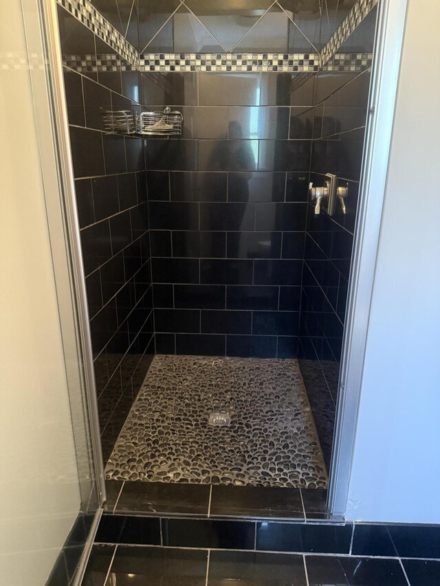 240 Clifton Heights Rd, Newport, TN 37821 - bathroom featuring a stall shower