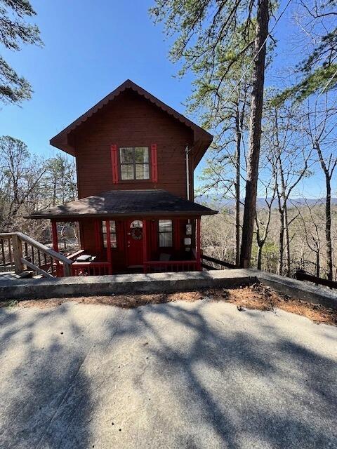 view of front of home featuring covered porch