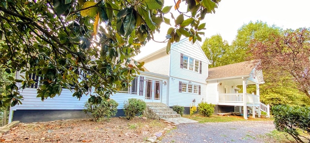 view of front of house featuring covered porch