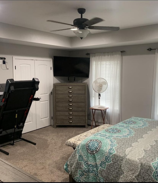 bedroom with carpet flooring and ceiling fan