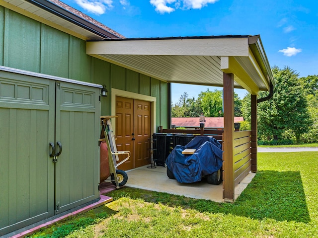 2545 Amanda Ln, Sevierville, TN 37876 - view of shed featuring a garage