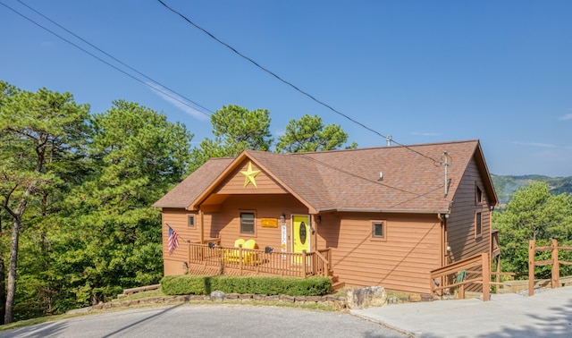 view of front of property