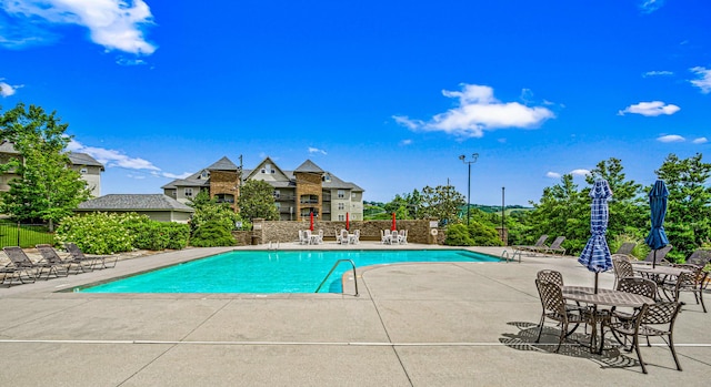 314 Sandpiper Ln, Bean Station, TN 37708 - community pool featuring a patio