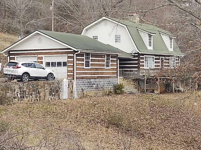 view of front facade with a garage