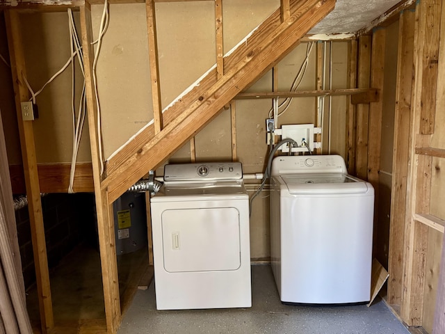 laundry area with laundry area and washing machine and clothes dryer