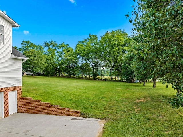 1790 Butterfly Ct, Whitesburg, TN 37891 - view of grassy yard with a patio
