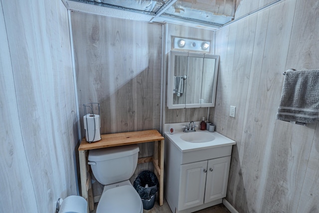484 Buttermilk Rd, Blountville, TN 37617 - bathroom with vanity and wood walls