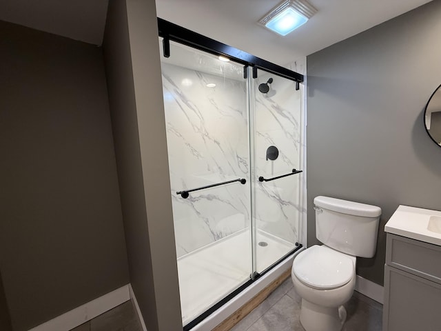 2466 Kidwell Ridge Rd, Morristown, TN 37814 - bathroom featuring vanity, baseboards, a marble finish shower, and toilet