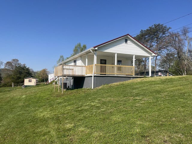 exterior space featuring a yard