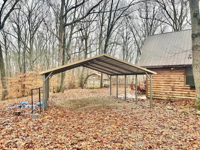 view of yard featuring a carport