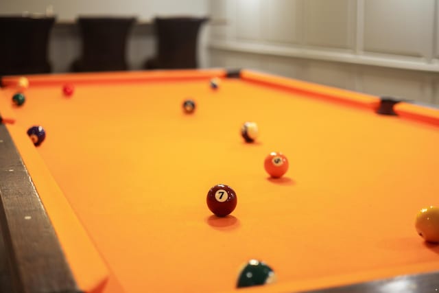 1442 Darbee Dr, Morristown, TN 37814 - detailed view of a game area and pool table