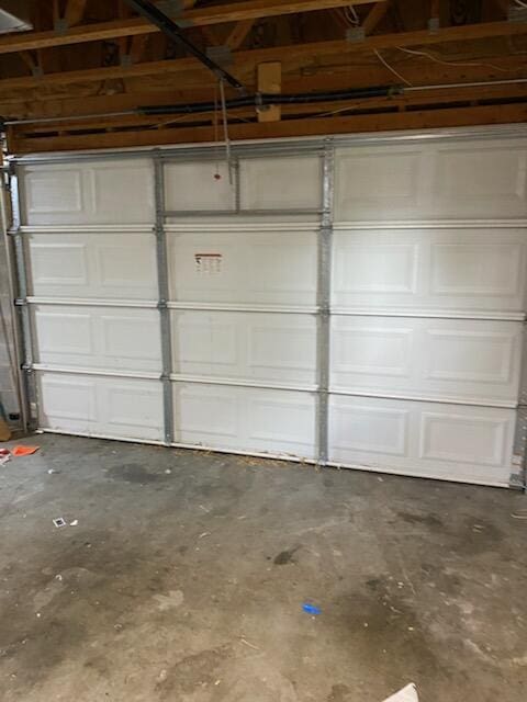 818 Cave Springs Rd, Tazewell, TN 37879 - view of garage