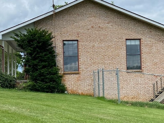 818 Cave Springs Rd, Tazewell, TN 37879 - view of side of property featuring brick siding