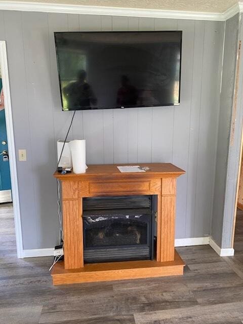 818 Cave Springs Rd, Tazewell, TN 37879 - detailed view of wood finished floors and a fireplace
