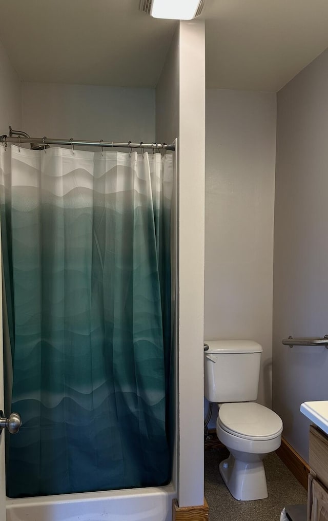 639 Mcguire Rd, New Market, TN 37820 - full bath featuring vanity and curtained shower