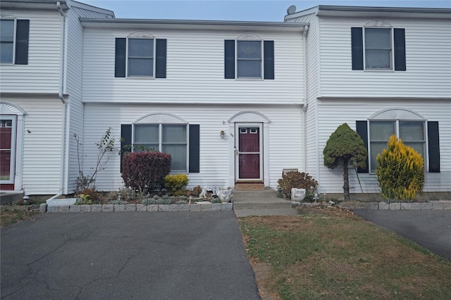 view of front of home with entry steps