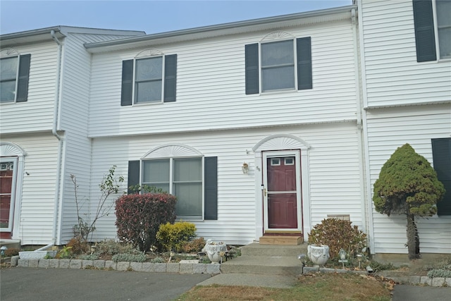 view of front of house featuring entry steps