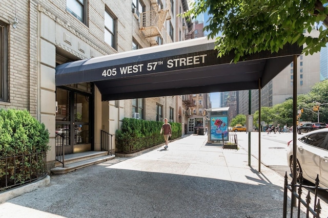 405 W 57th St Unit 4C, New York Manhattan, NY 10019 - photo 2