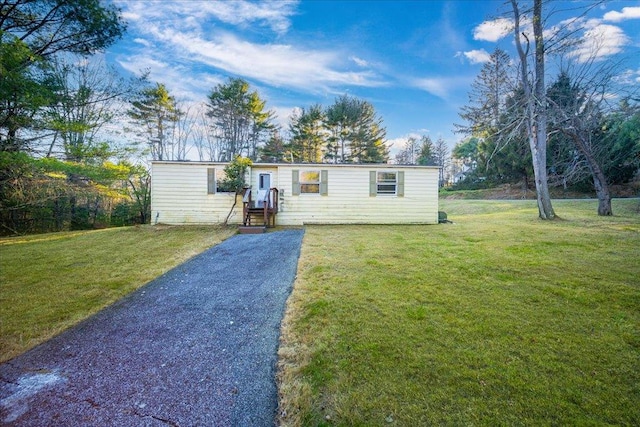 view of front of house with a front yard