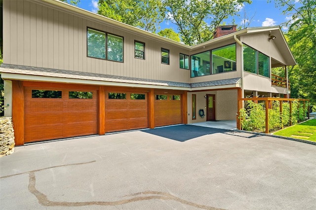 view of front facade with a garage