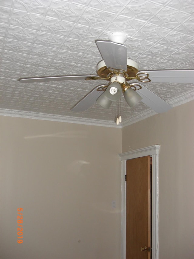 details with ceiling fan and crown molding