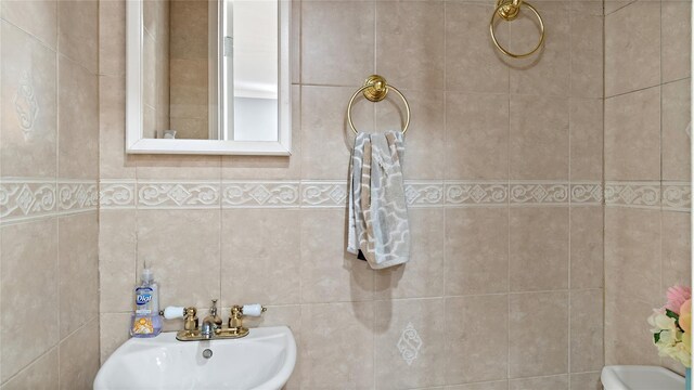 3207 Ampere Ave, Bronx, NY 10465 - bathroom featuring a sink