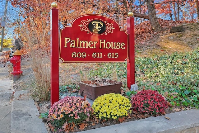 view of community / neighborhood sign