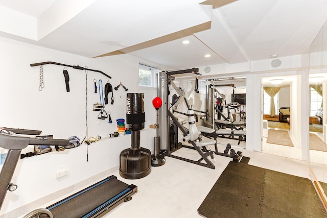workout room with recessed lighting