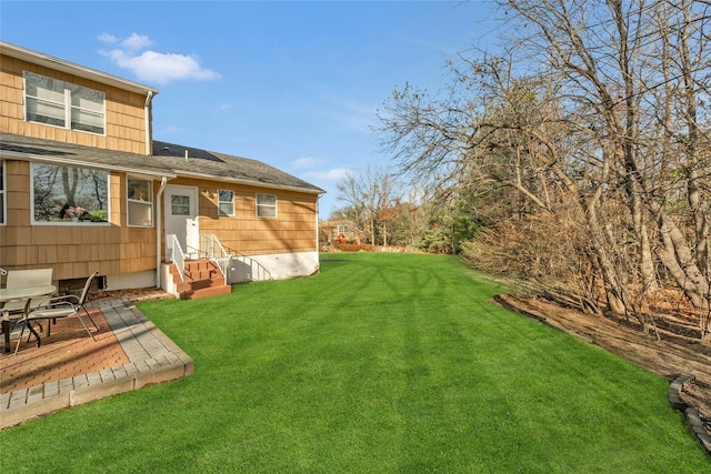 view of yard featuring a patio