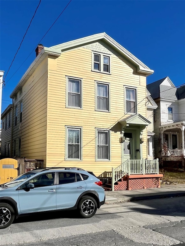 view of front of property