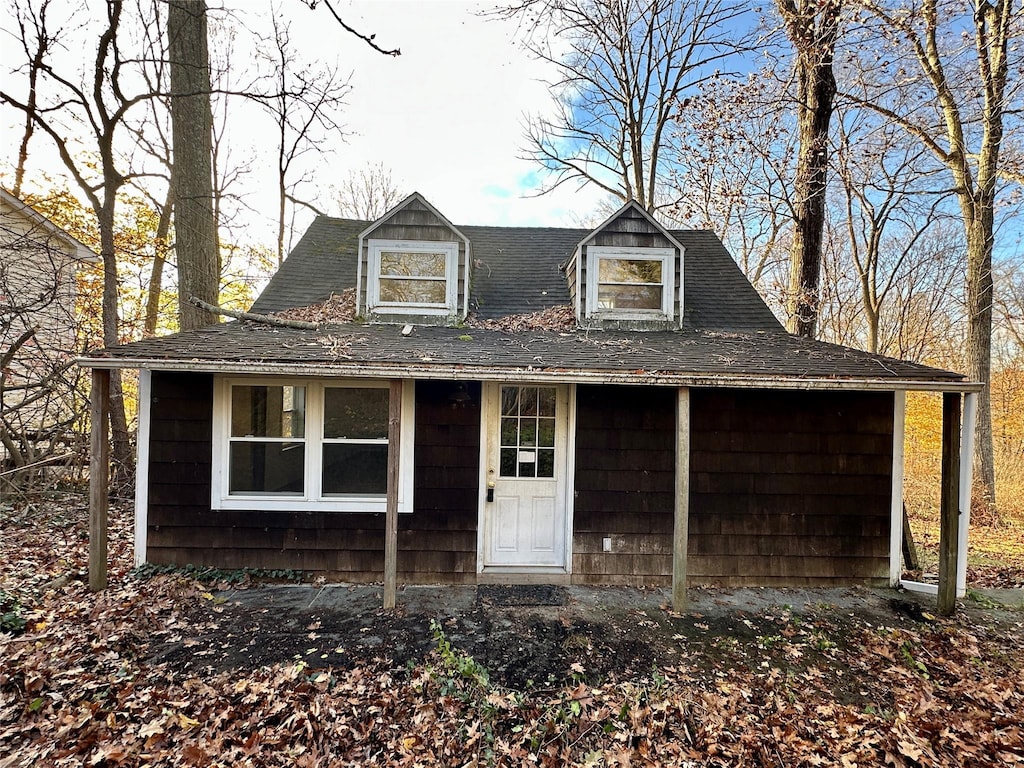 6 Hemlock Rd, South Salem, NY 10590 - view of front of property with a shingled roof