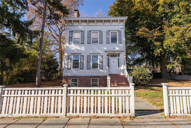 view of italianate home