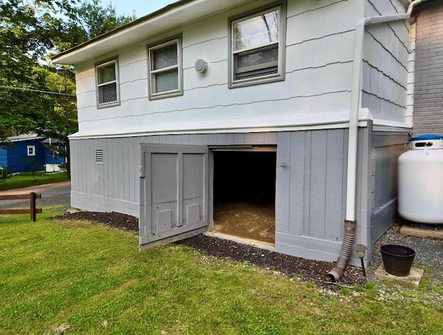 7 Red Top Rd, Wallkill, NY 12589 - view of home's exterior with a lawn