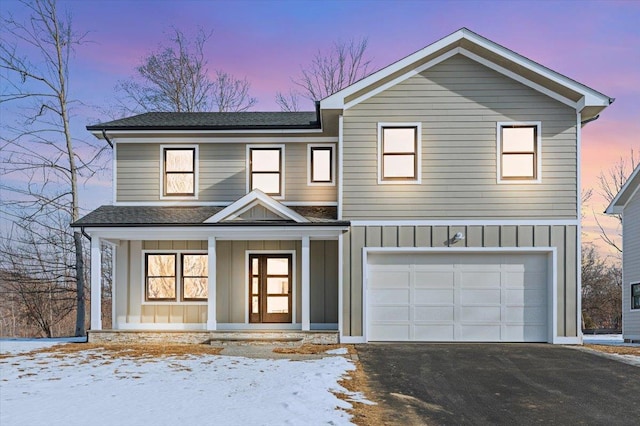 view of front facade featuring a garage