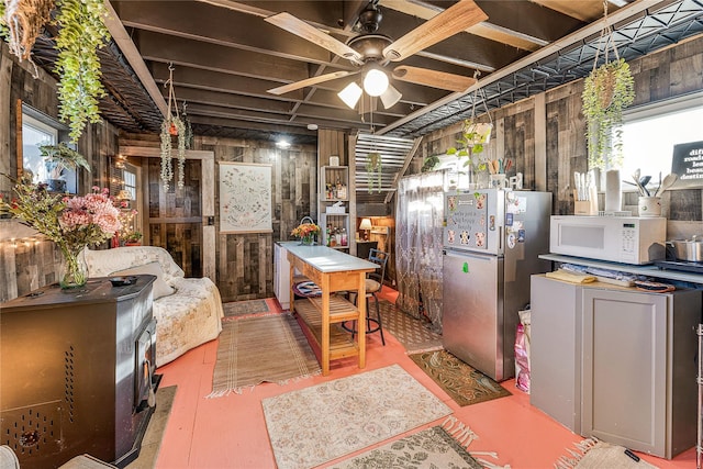 miscellaneous room with ceiling fan