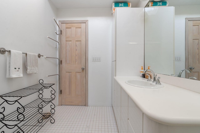 bathroom featuring sink