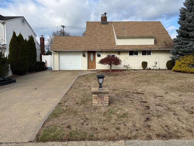 view of front facade with a garage