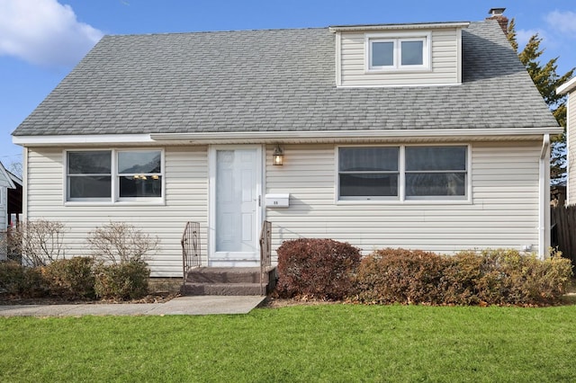 view of front facade with a front lawn