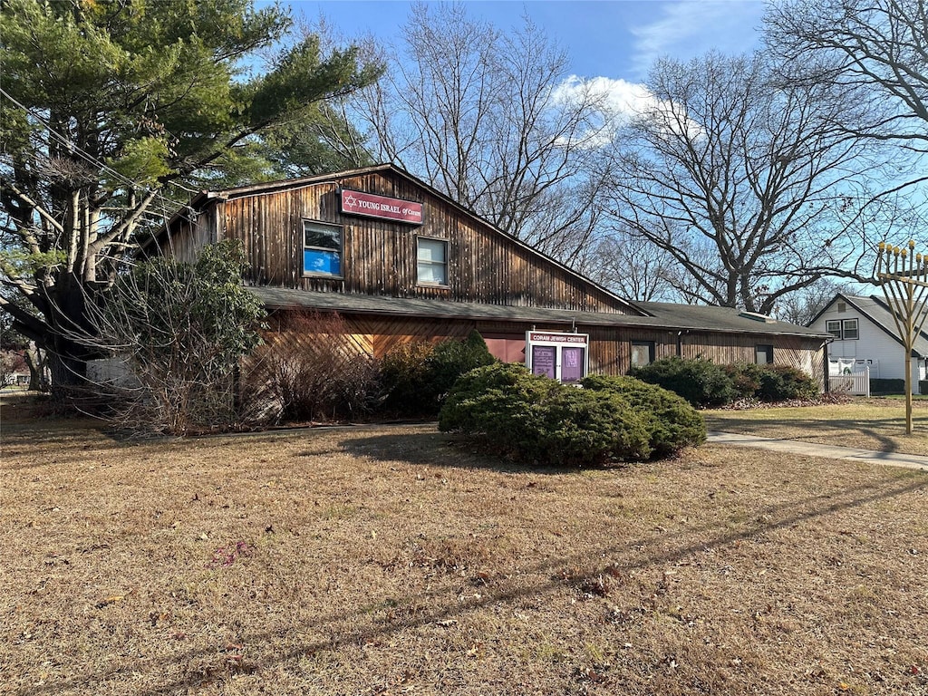 view of property exterior