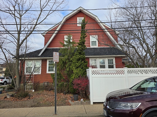 view of front of property