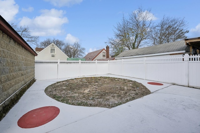 view of yard featuring a patio