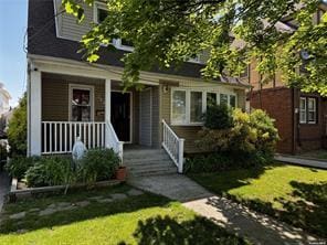 view of front of house with covered porch