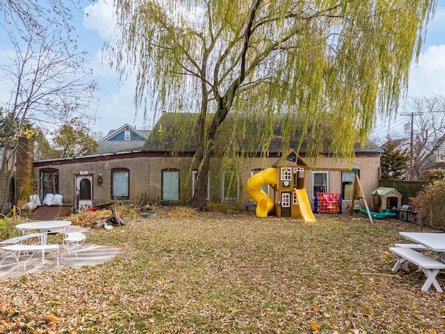 view of yard featuring a playground