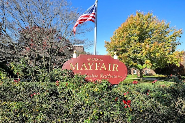 view of community / neighborhood sign