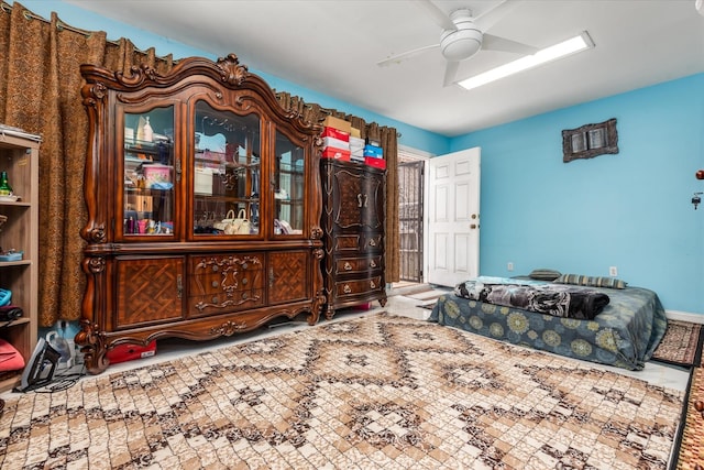 bedroom featuring ceiling fan