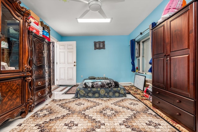 bedroom featuring ceiling fan