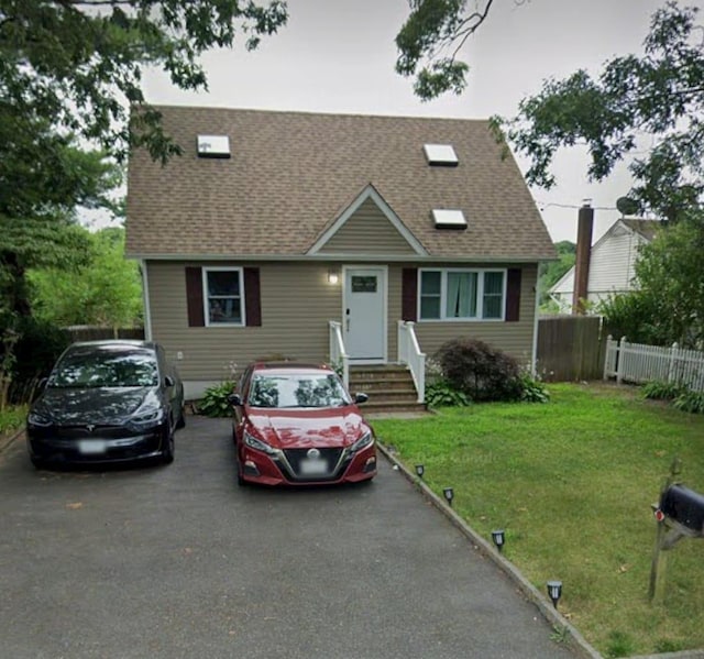 view of front of house with a front yard