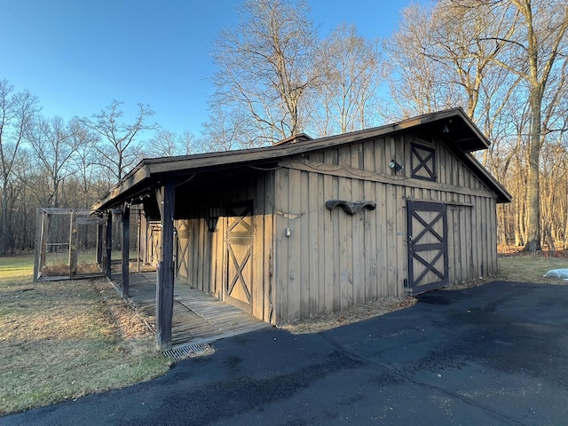 view of outbuilding