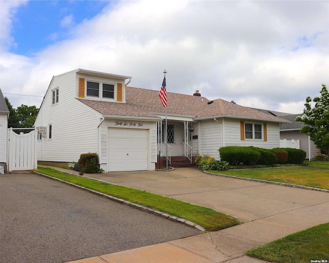 view of front of house with a front yard